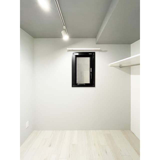 Room image 15