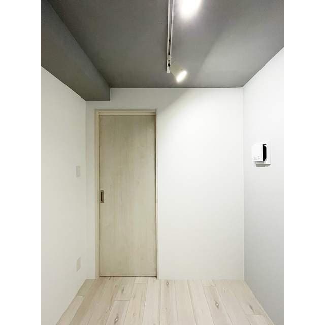 Room image 16