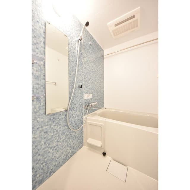 Room image 11