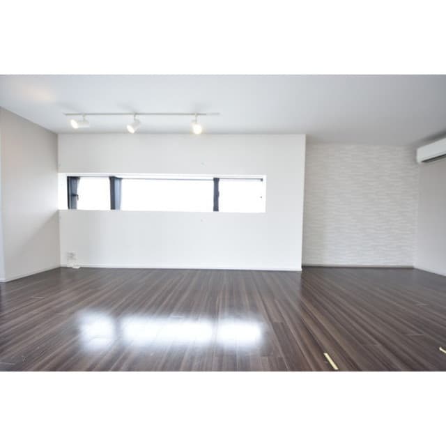 Room image 14