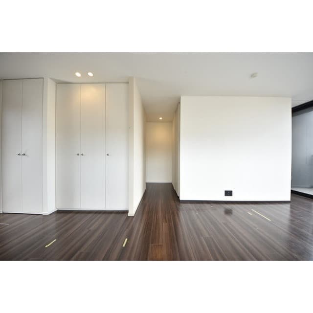 Room image 15