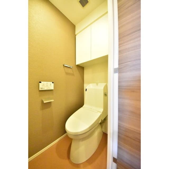 Room image 8