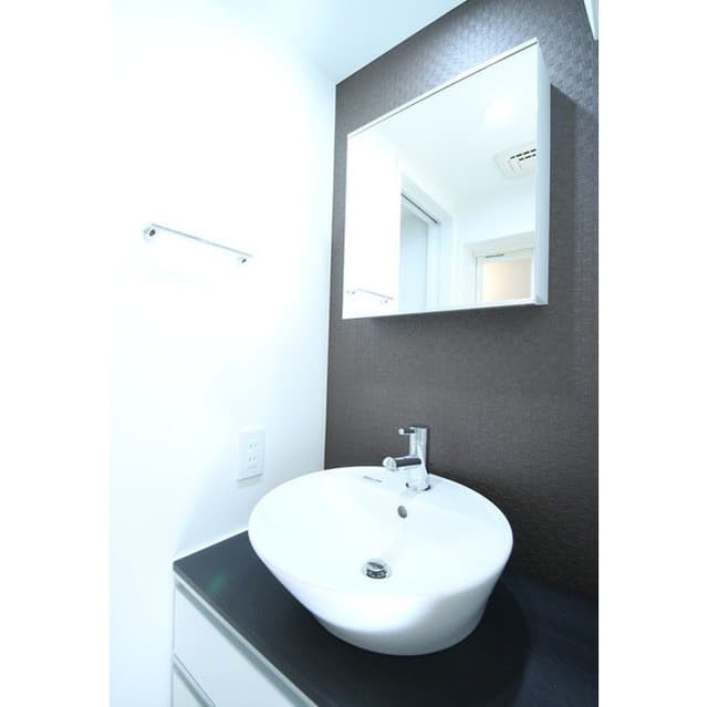 Room image 11