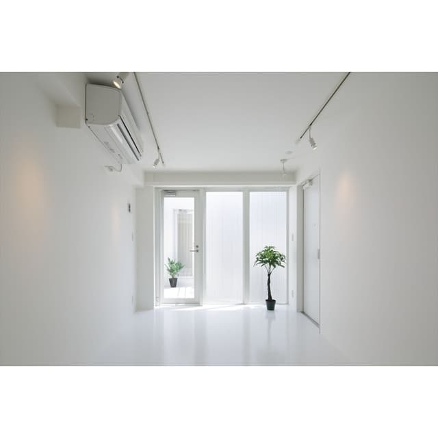 Room image 8