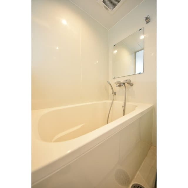 Room image 15