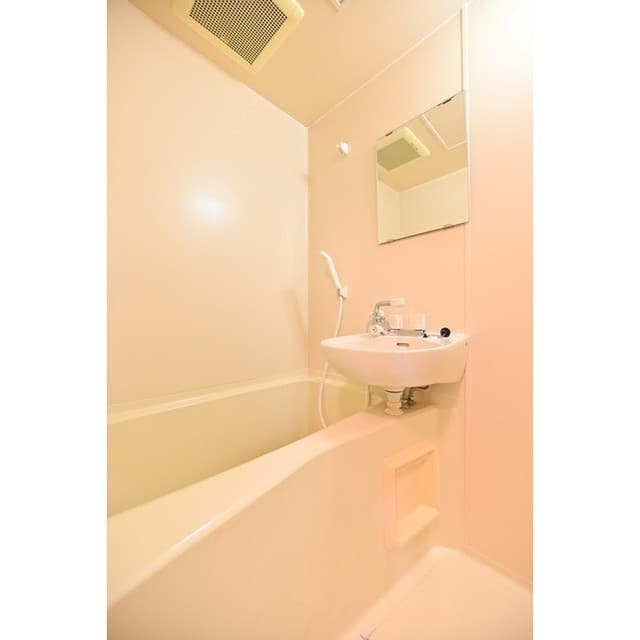 Room image 13