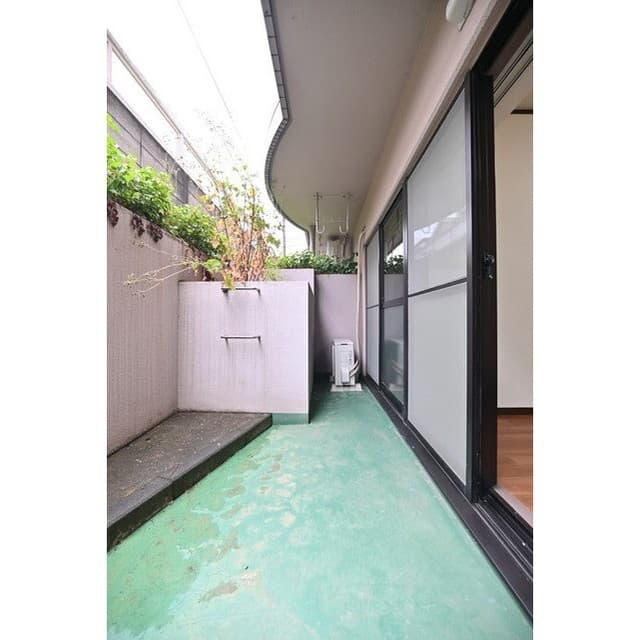 Room image 14