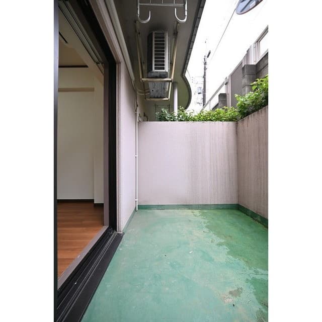 Room image 15