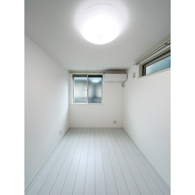Room image 15