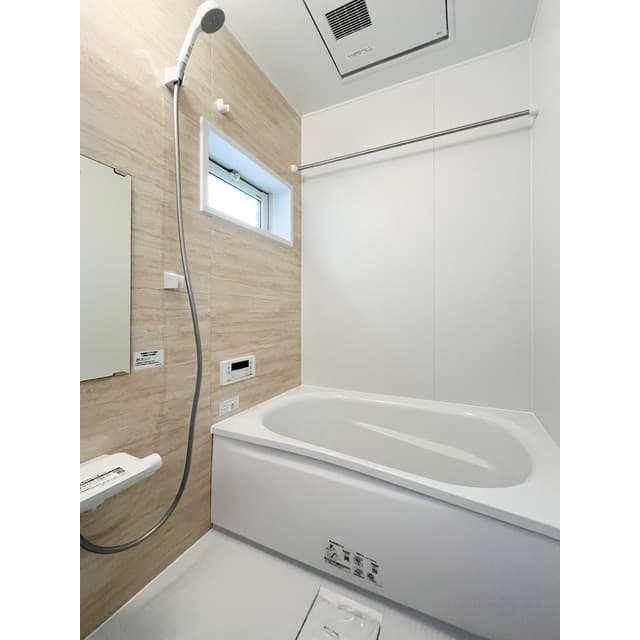 Room image 16