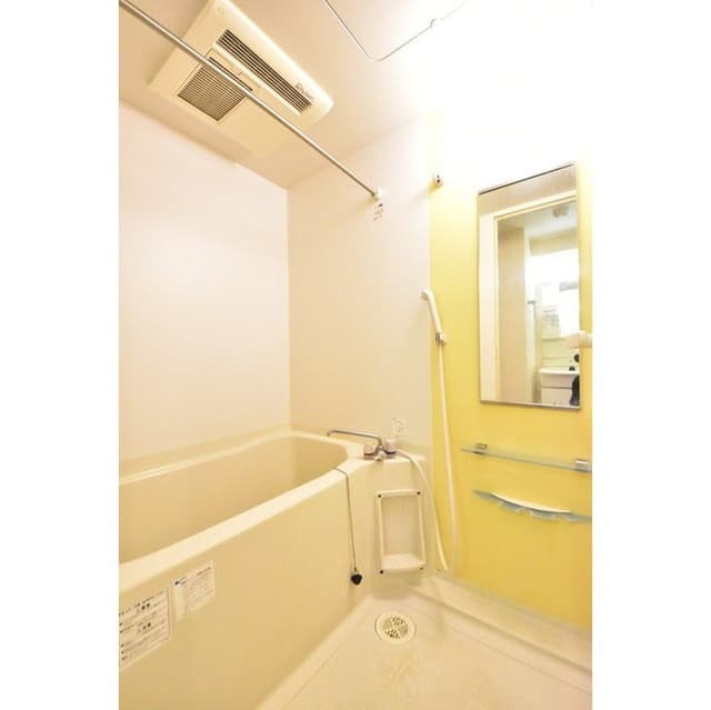 Room image 10