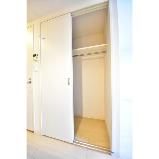 Room image 15