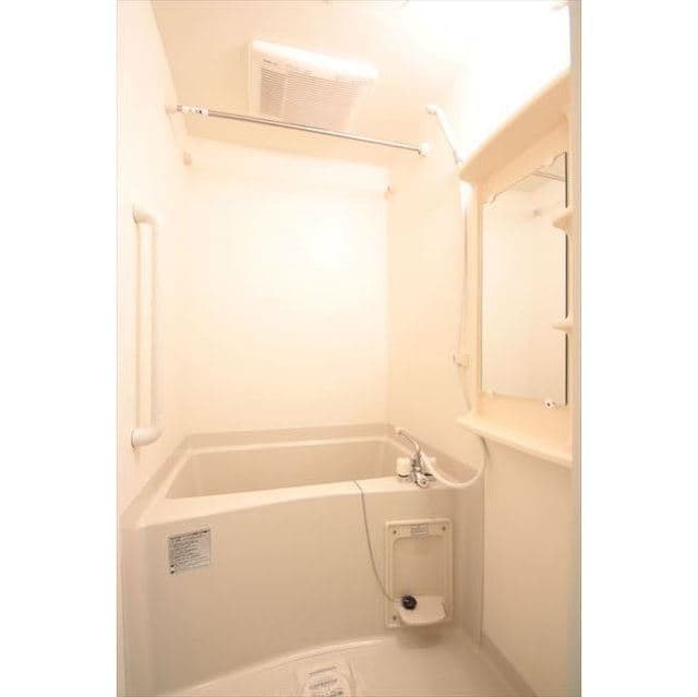 Room image 15