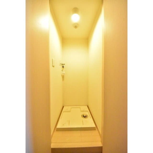 Room image 8