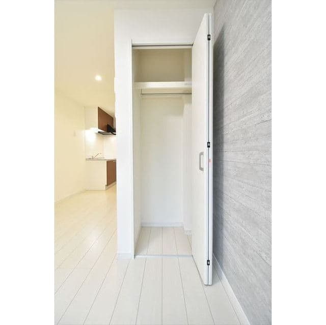 Room image 13