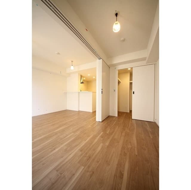 Room image 16