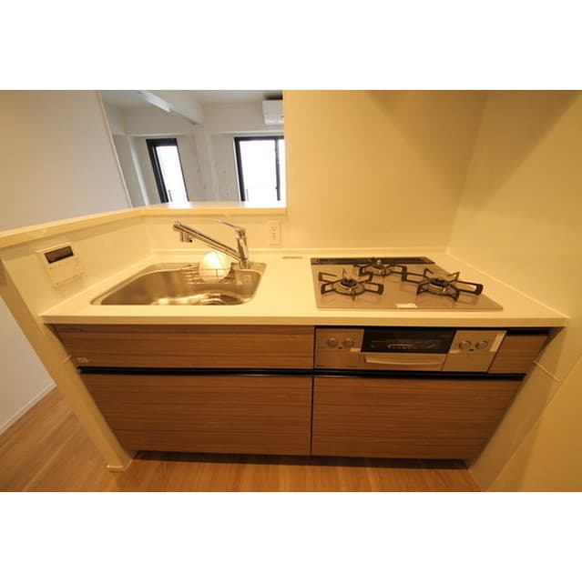 Room image 8