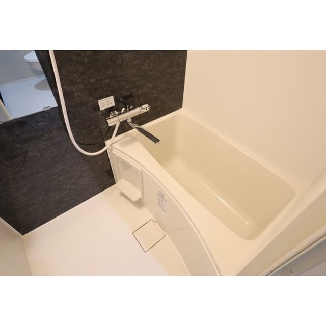 Room image 12