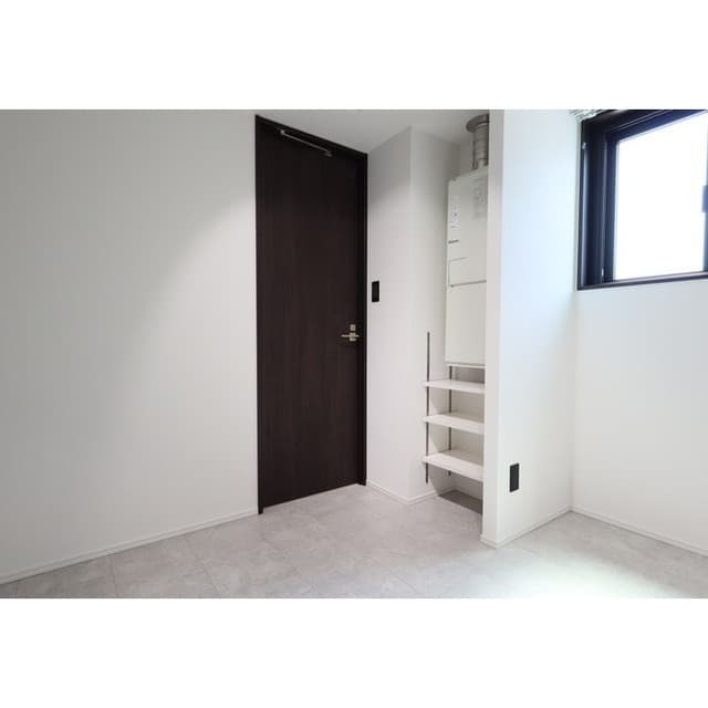 Room image 10