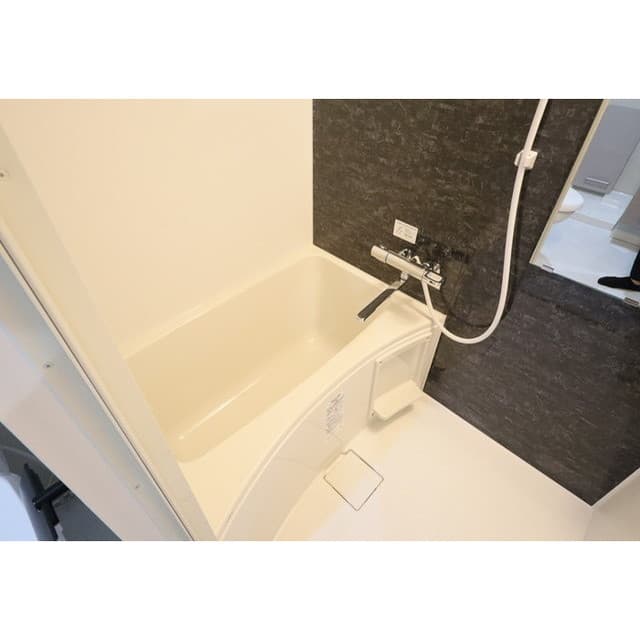 Room image 13