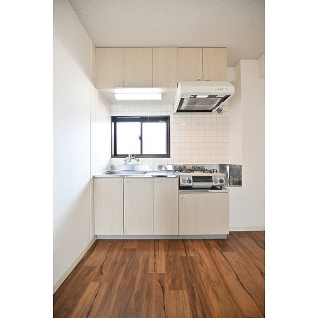 Room image 10