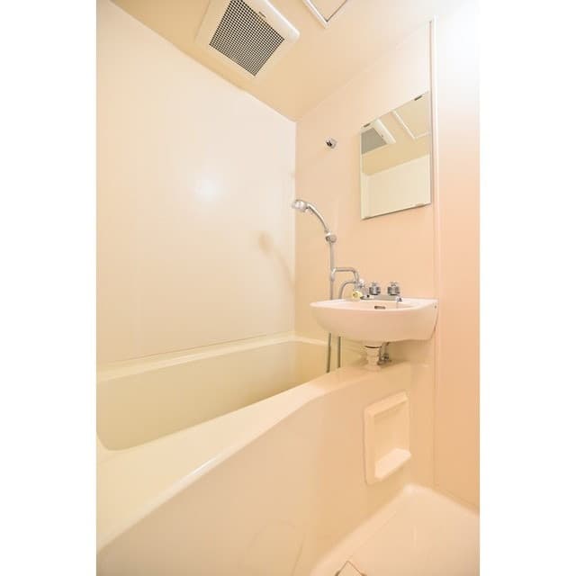 Room image 13