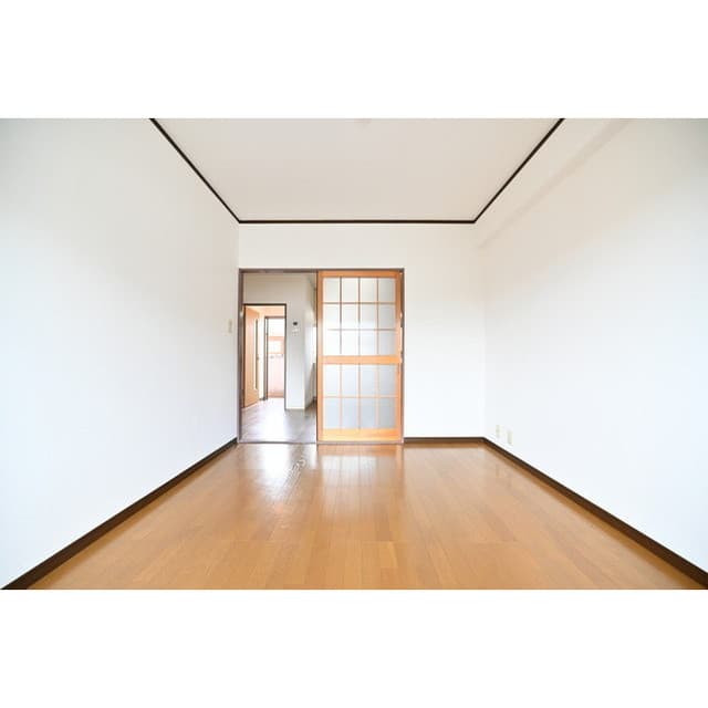 Room image 14