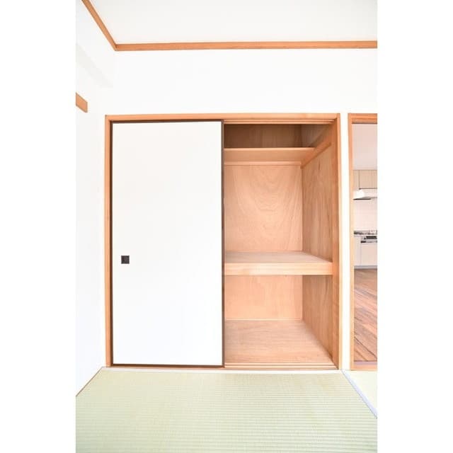 Room image 15