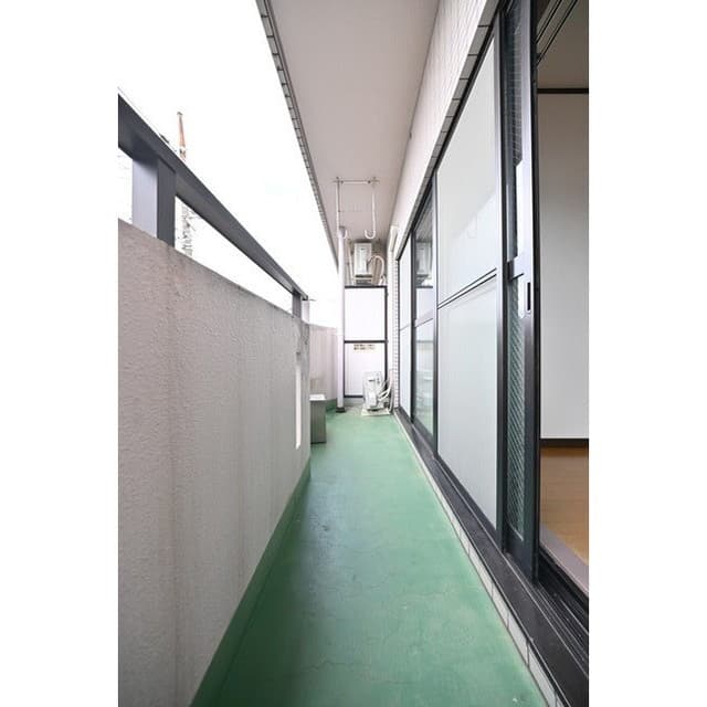 Room image 16