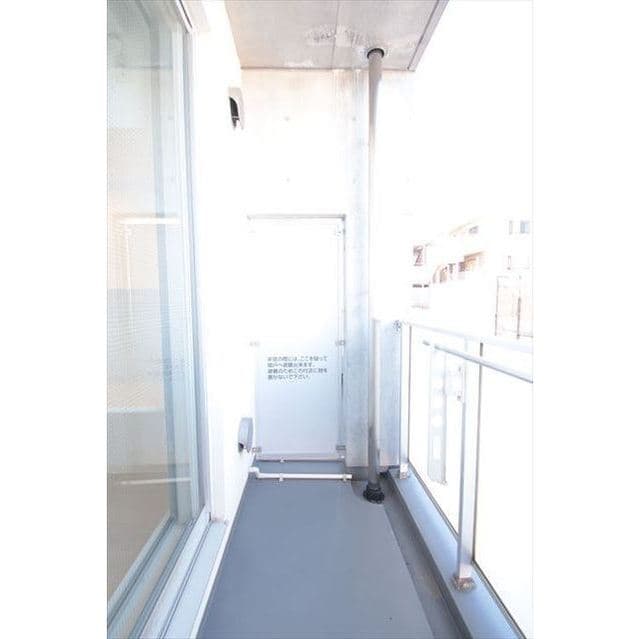 Room image 8