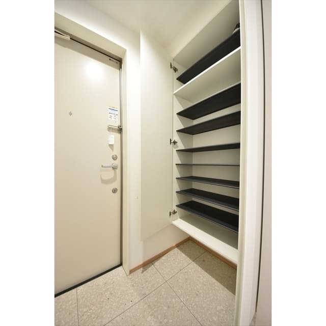 Room image 10