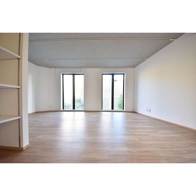 Room image 12