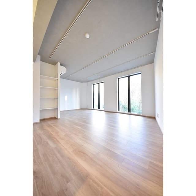 Room image 13