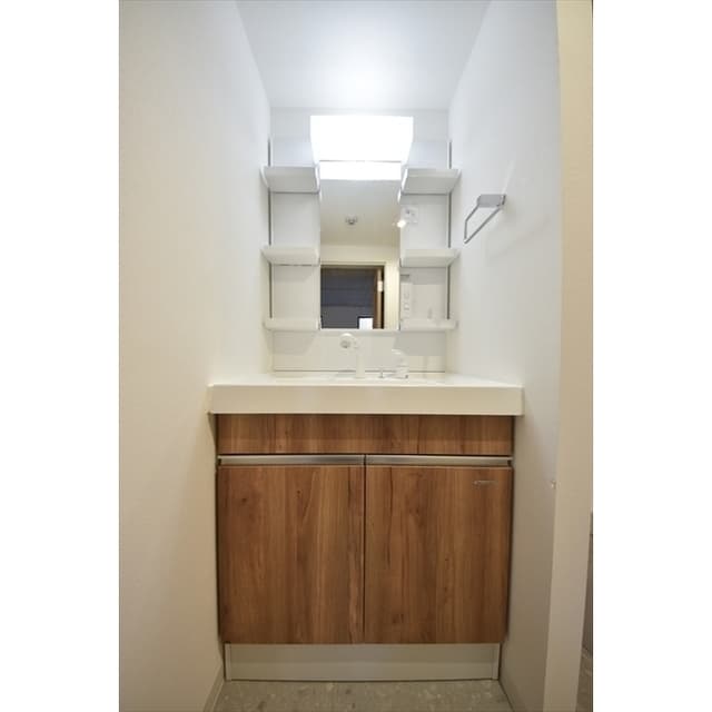 Room image 15