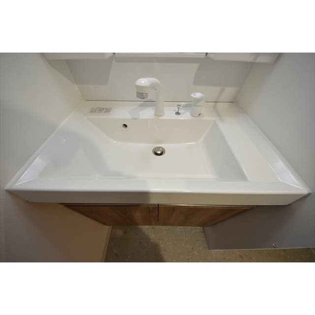 Room image 16