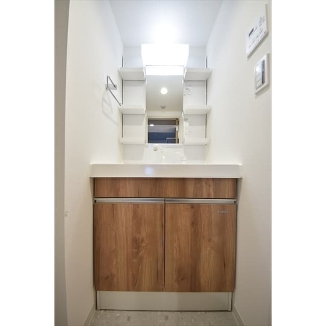 Room image 15