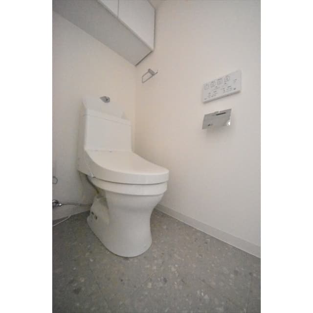 Room image 15