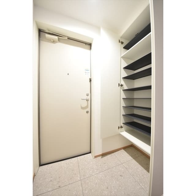 Room image 11