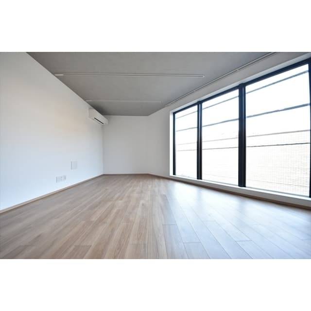 Room image 16