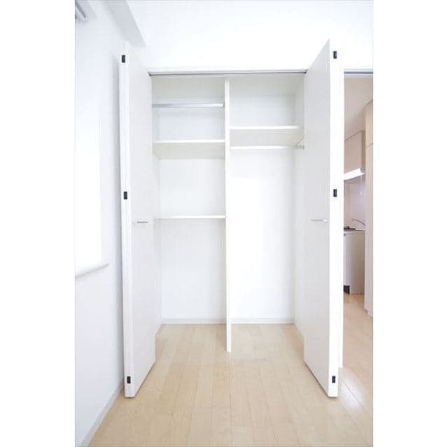 Room image 13