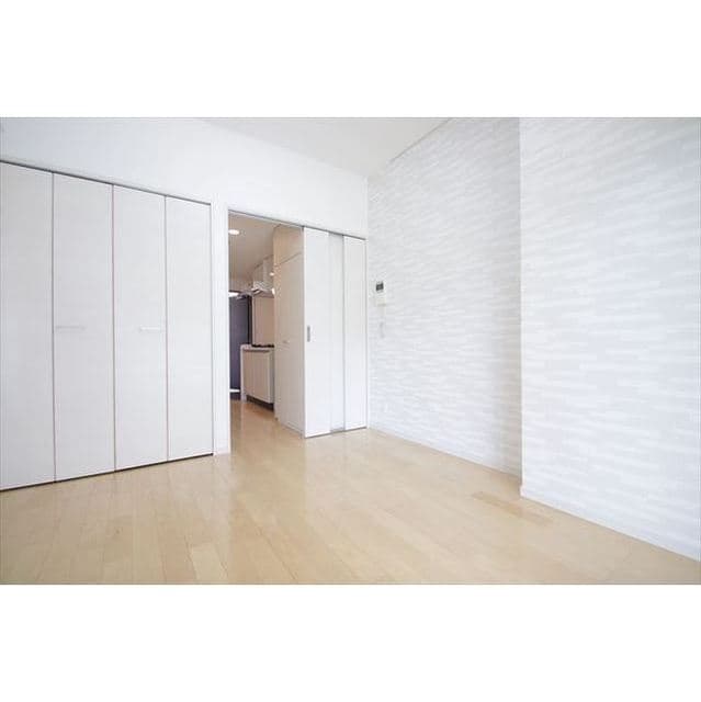 Room image 15