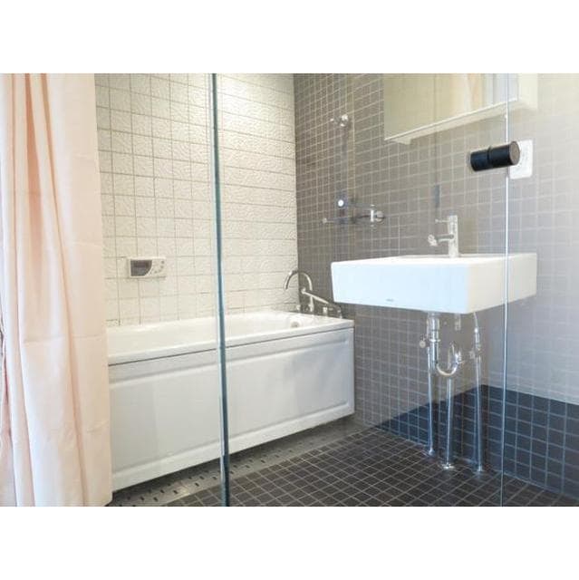 Room image 15