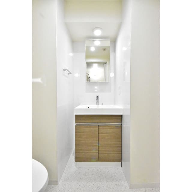 Room image 16