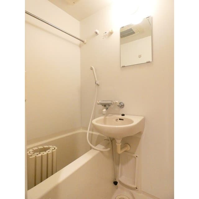 Room image 12