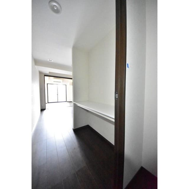 Room image 12