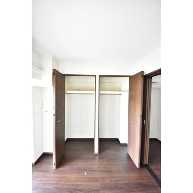 Room image 15