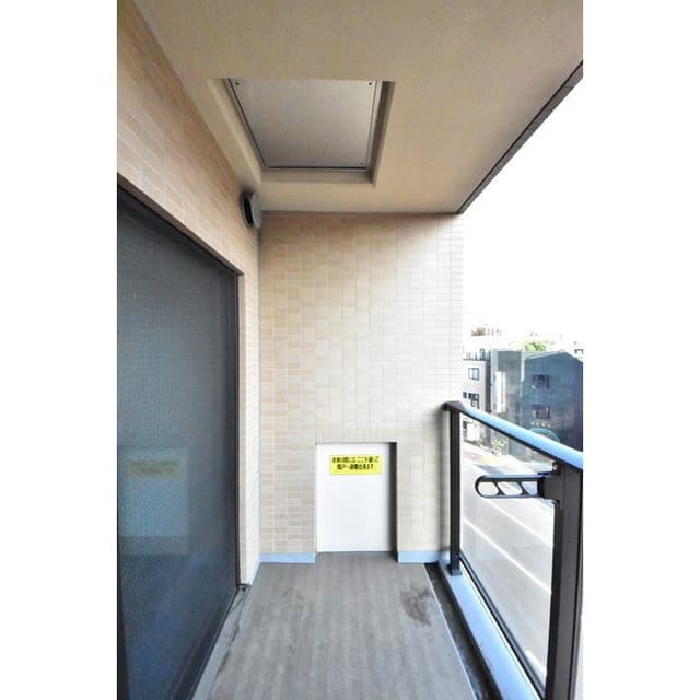 Room image 16