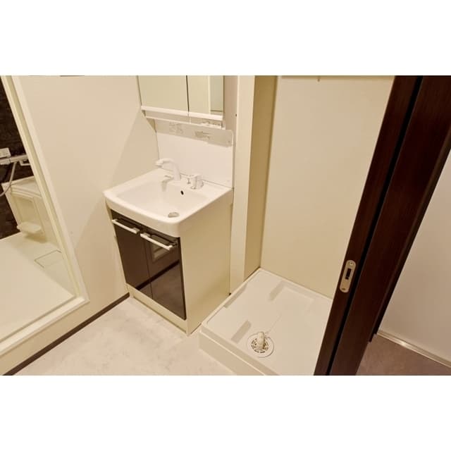Room image 14