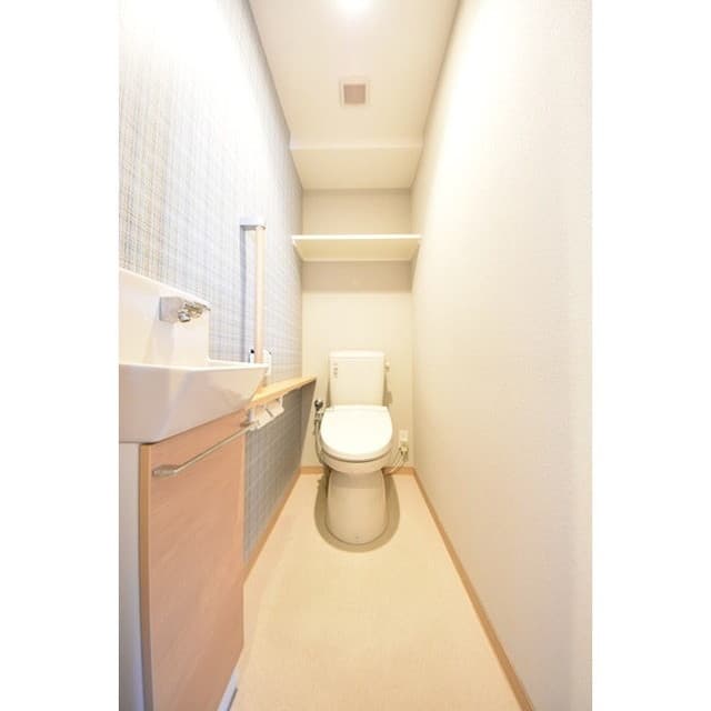 Room image 12