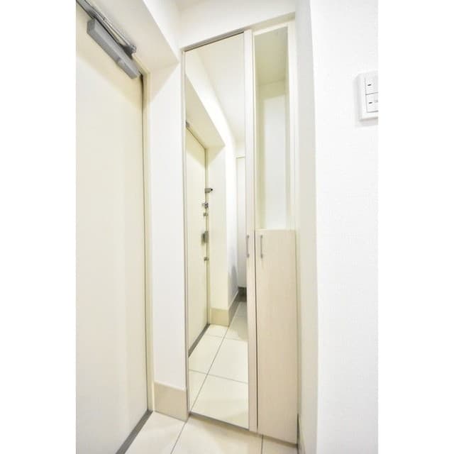Room image 11